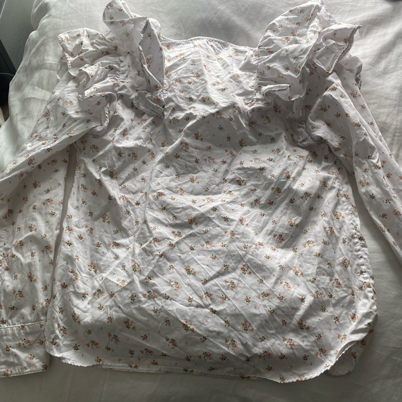 Dainty floral Something Navy puff sleeve button down - Picture 2 of 4